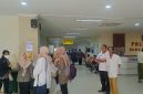 Direktur RSUD Sumenep, dr. Erliyati saat memantau langsung layanan Mobile JKN dan Poli Terpadu